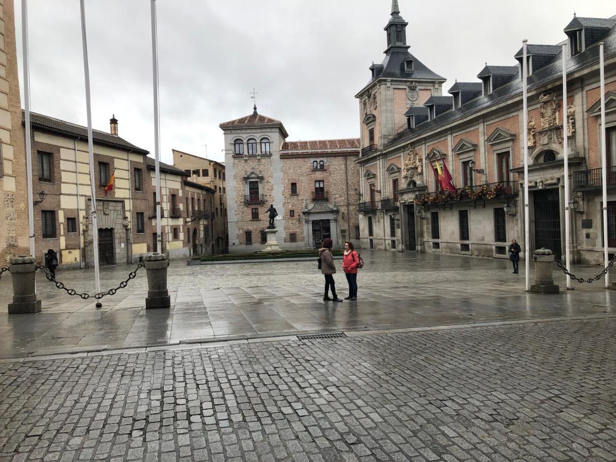 Mayor Calle: Historic Centro Near Plaza Mayor Apartment