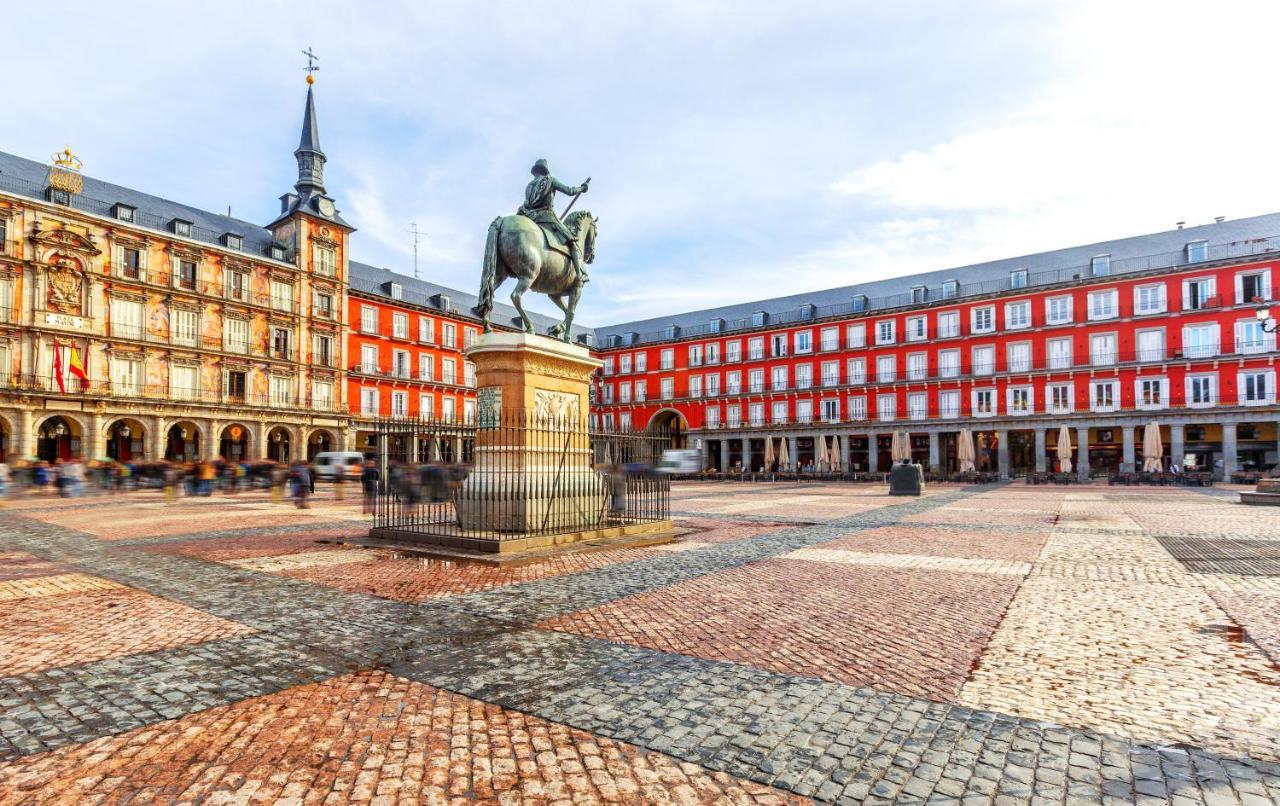 Mayor Calle: Historic Centro Near Plaza Mayor Apartment